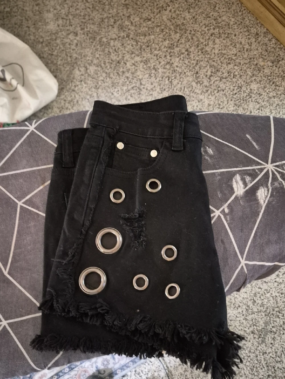 Gogo Jeans Black silver Rivet Distressed High Waisted Shortie  Shorts Sz 7
